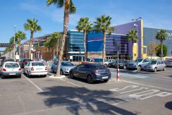52 COMMERCIAL CENTRE DOS MARES 2 KM FROM THE RIVIERA RESIDENTIAL AREA