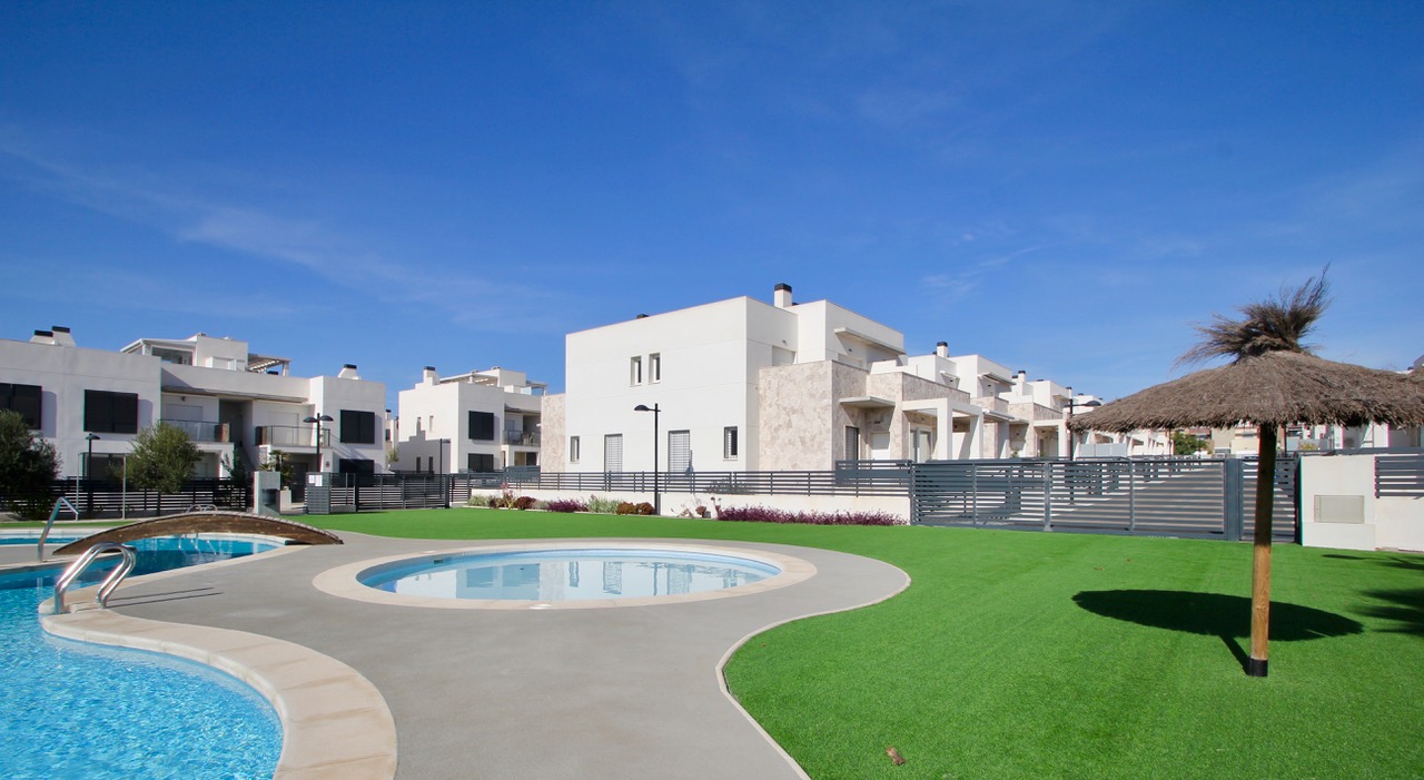 KEY-READY MODERN QUAD HOUSES IN TORREVIEJA