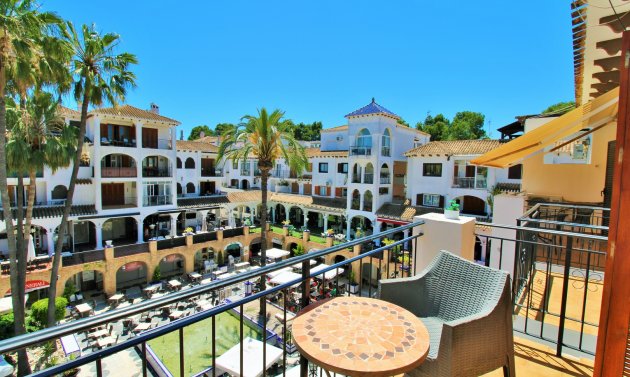 Apartamento - Reventa - Villamartín -
                Villamartin