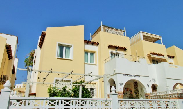 Apartamento - Reventa - Villamartín -
                Villamartin
