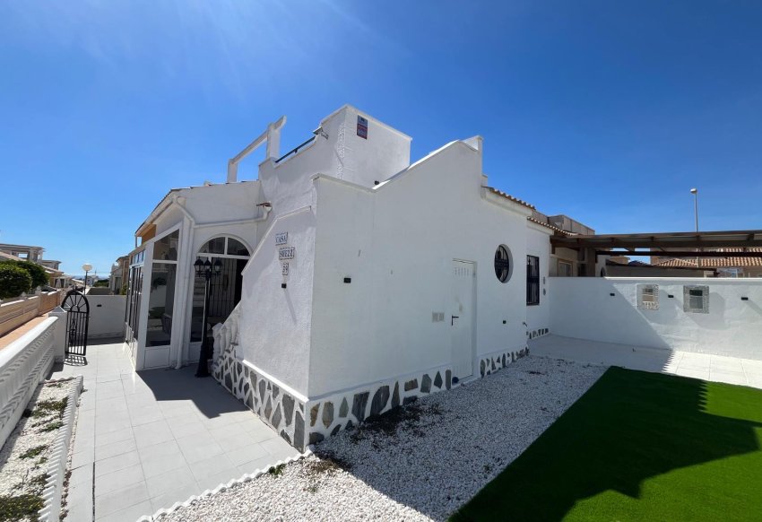 Återförsäljning - Bungalow -
Punta Prima - Serena