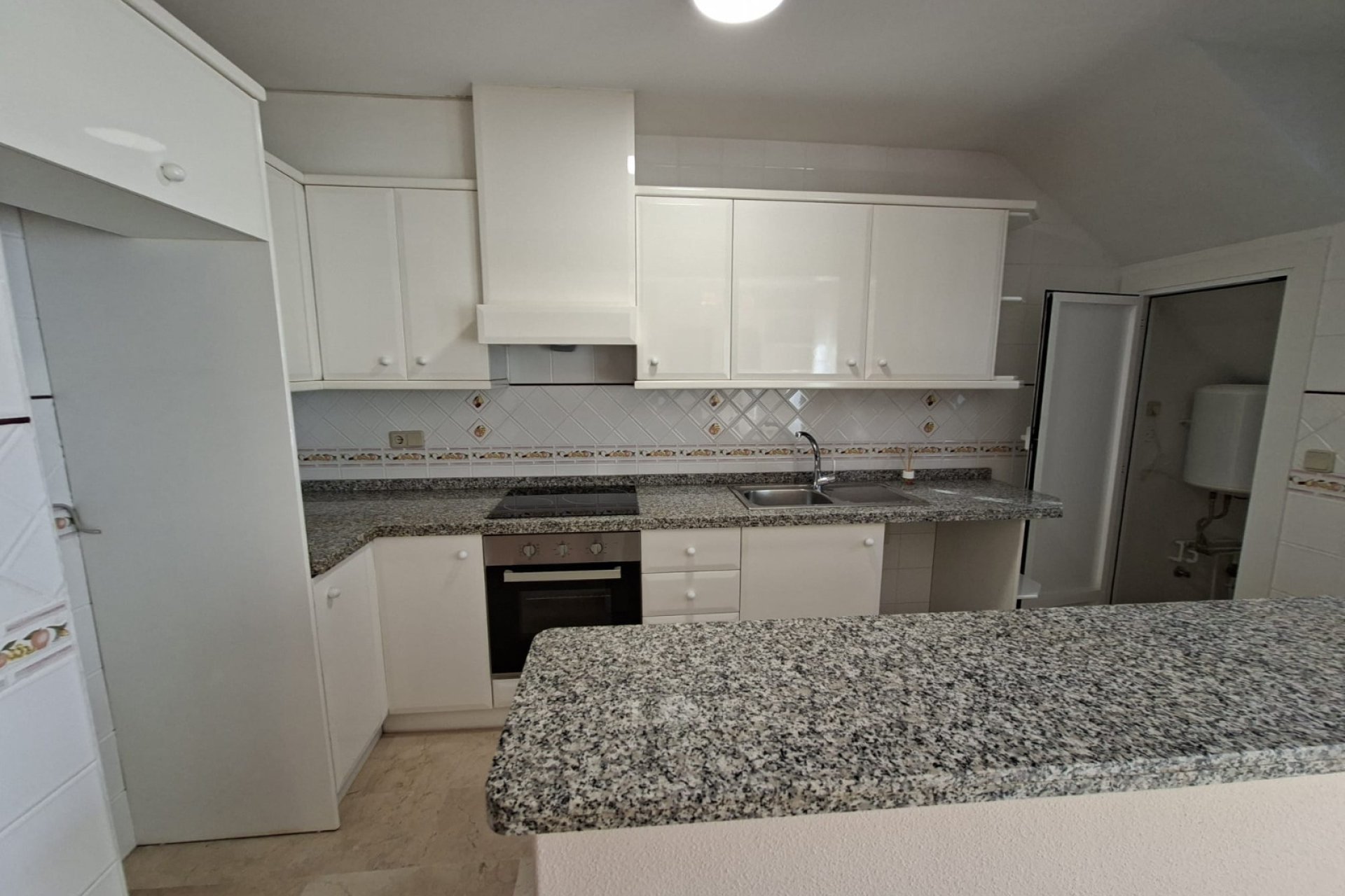 Återförsäljning - Bungalow -
Villamartín - Rioja