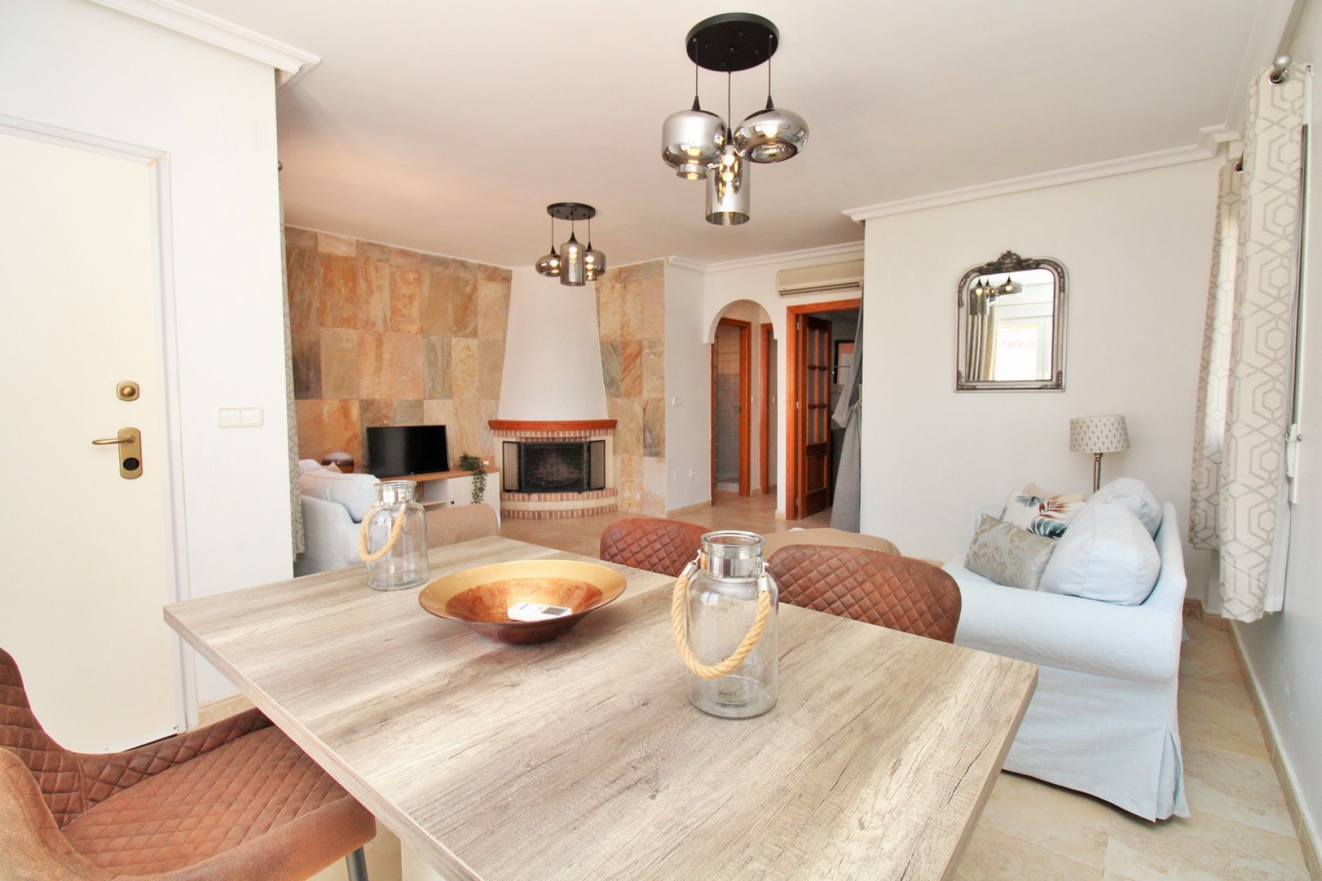 Återförsäljning - Detached Villa -
Cabo Roig
