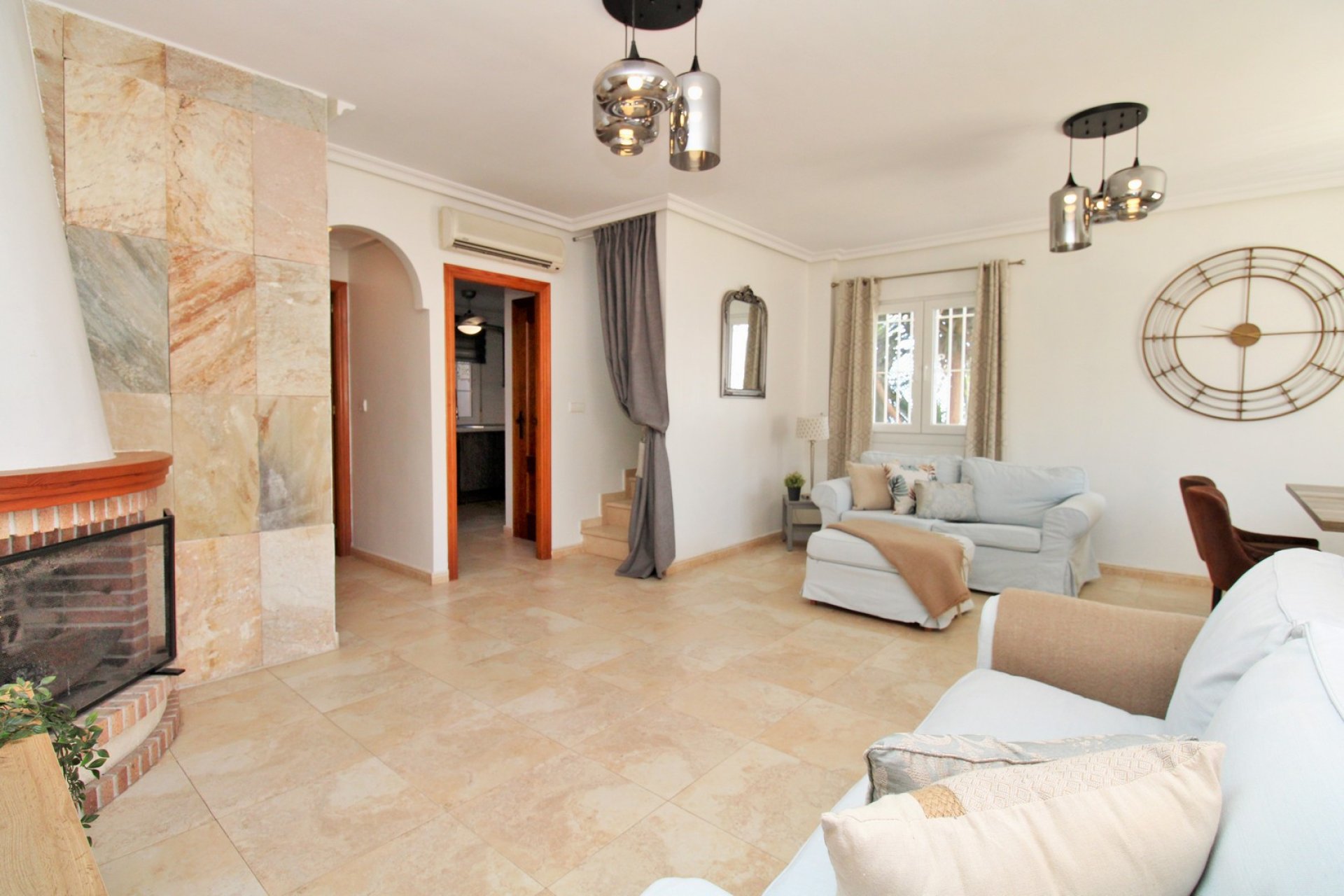 Återförsäljning - Detached Villa -
Cabo Roig