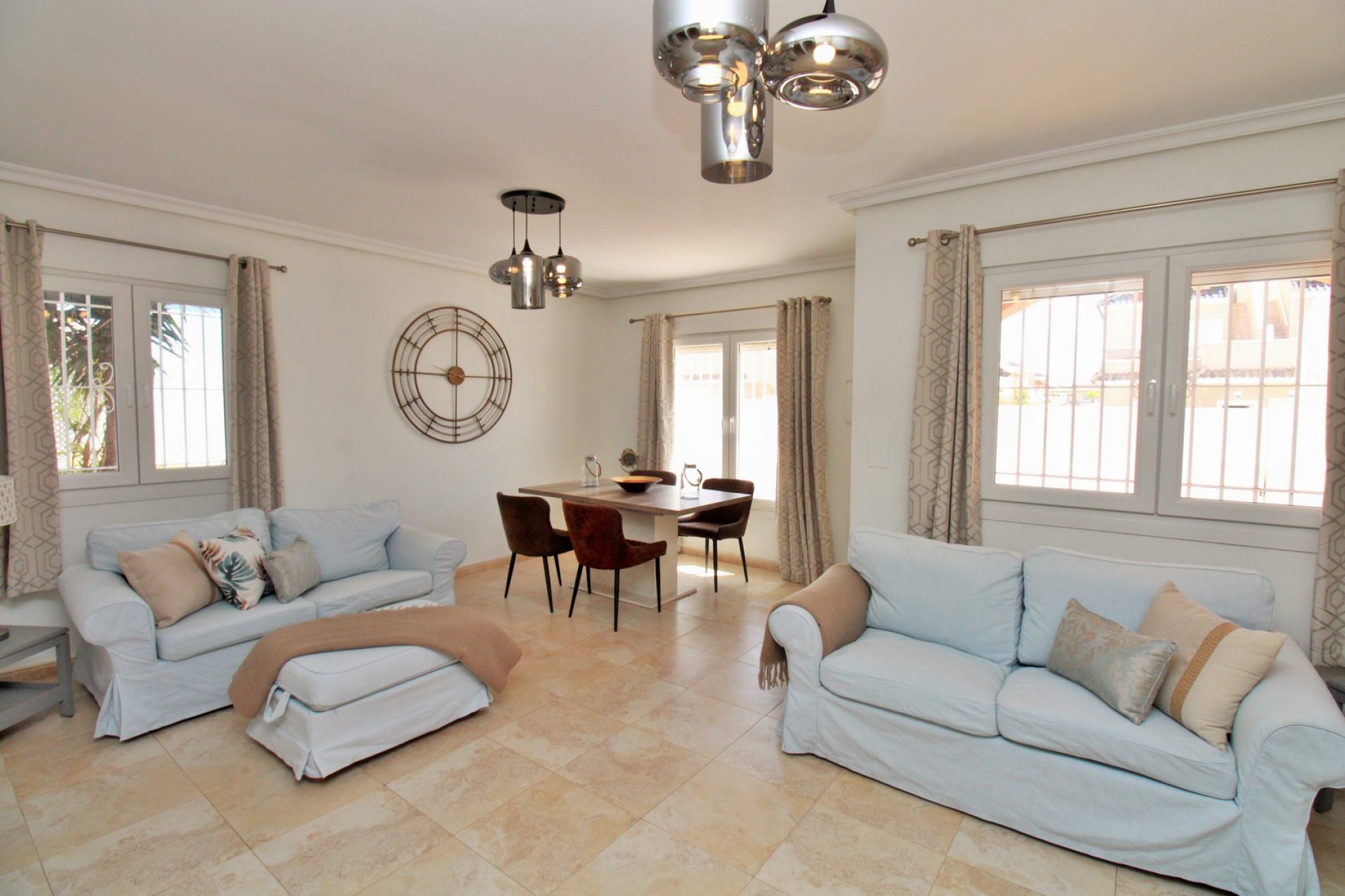 Återförsäljning - Detached Villa -
Cabo Roig