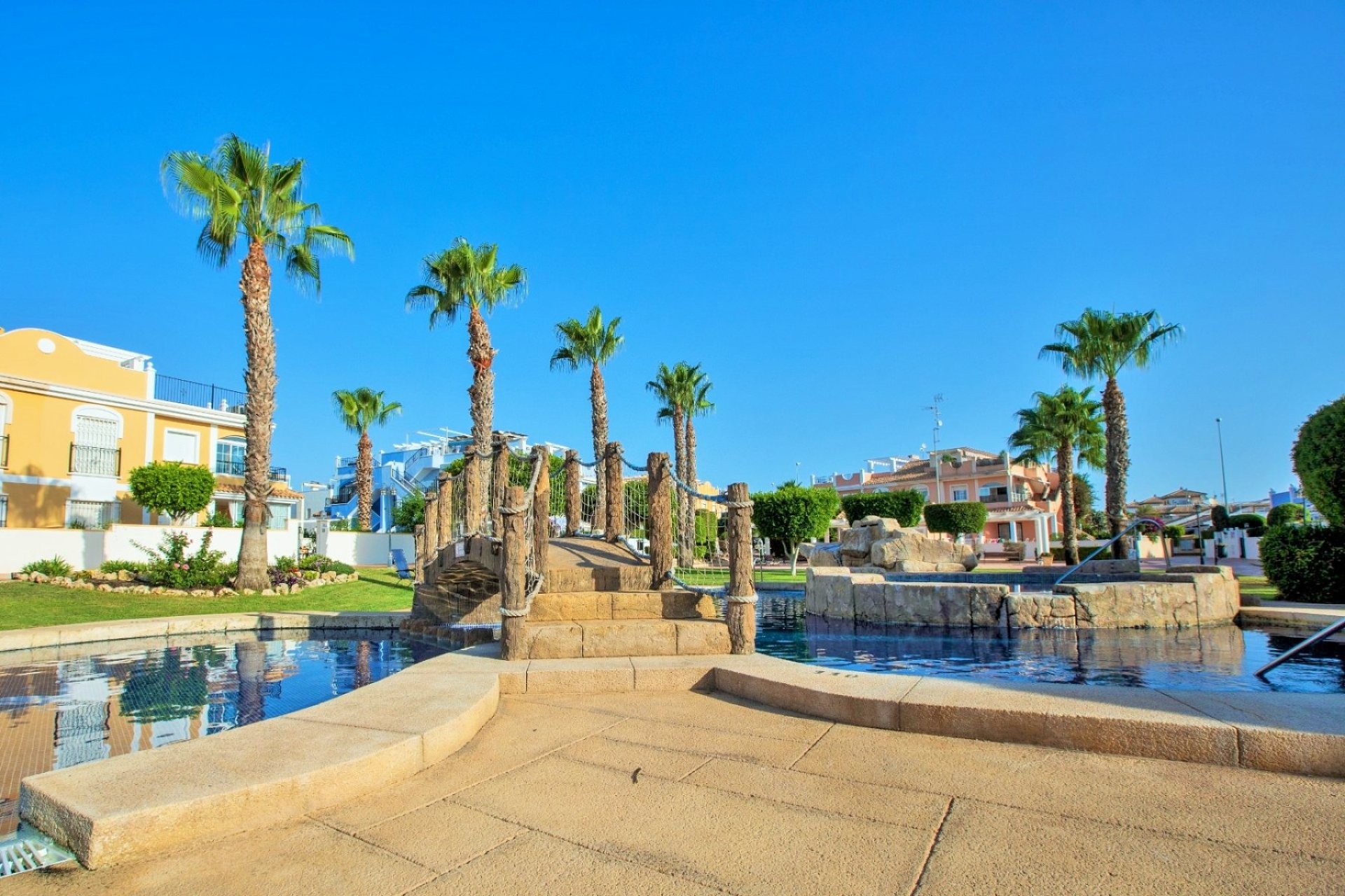 Återförsäljning - Detached Villa -
Cabo Roig