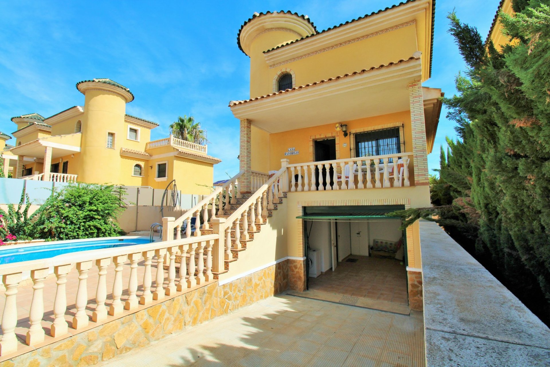 Återförsäljning - Detached Villa -
Villamartín - Villamartin