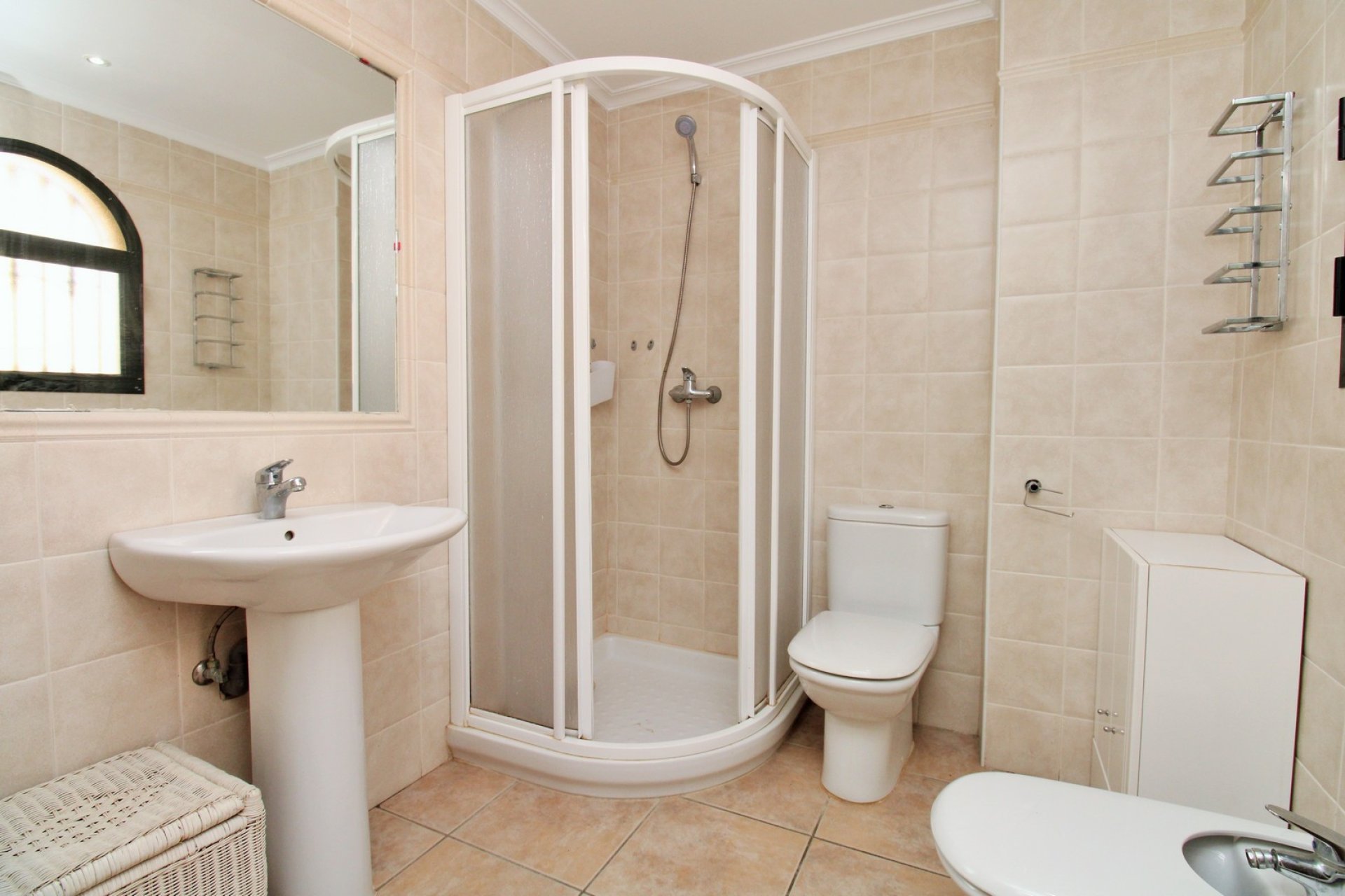 Återförsäljning - Detached Villa -
Villamartín - Villamartin