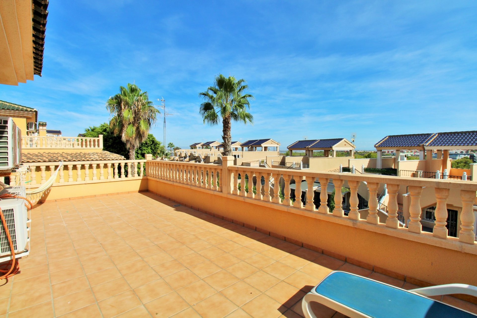 Återförsäljning - Detached Villa -
Villamartín - Villamartin