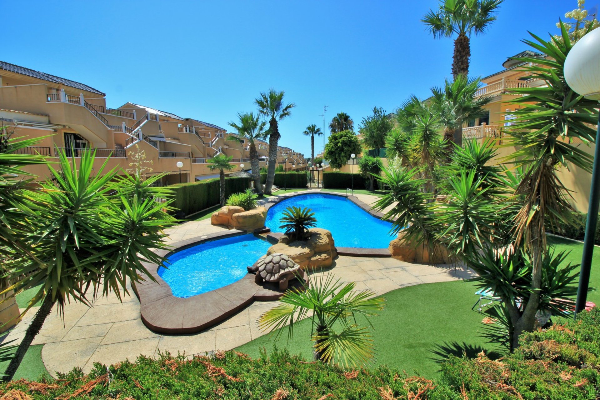 Återförsäljning - Detached Villa -
Villamartín - Villamartin