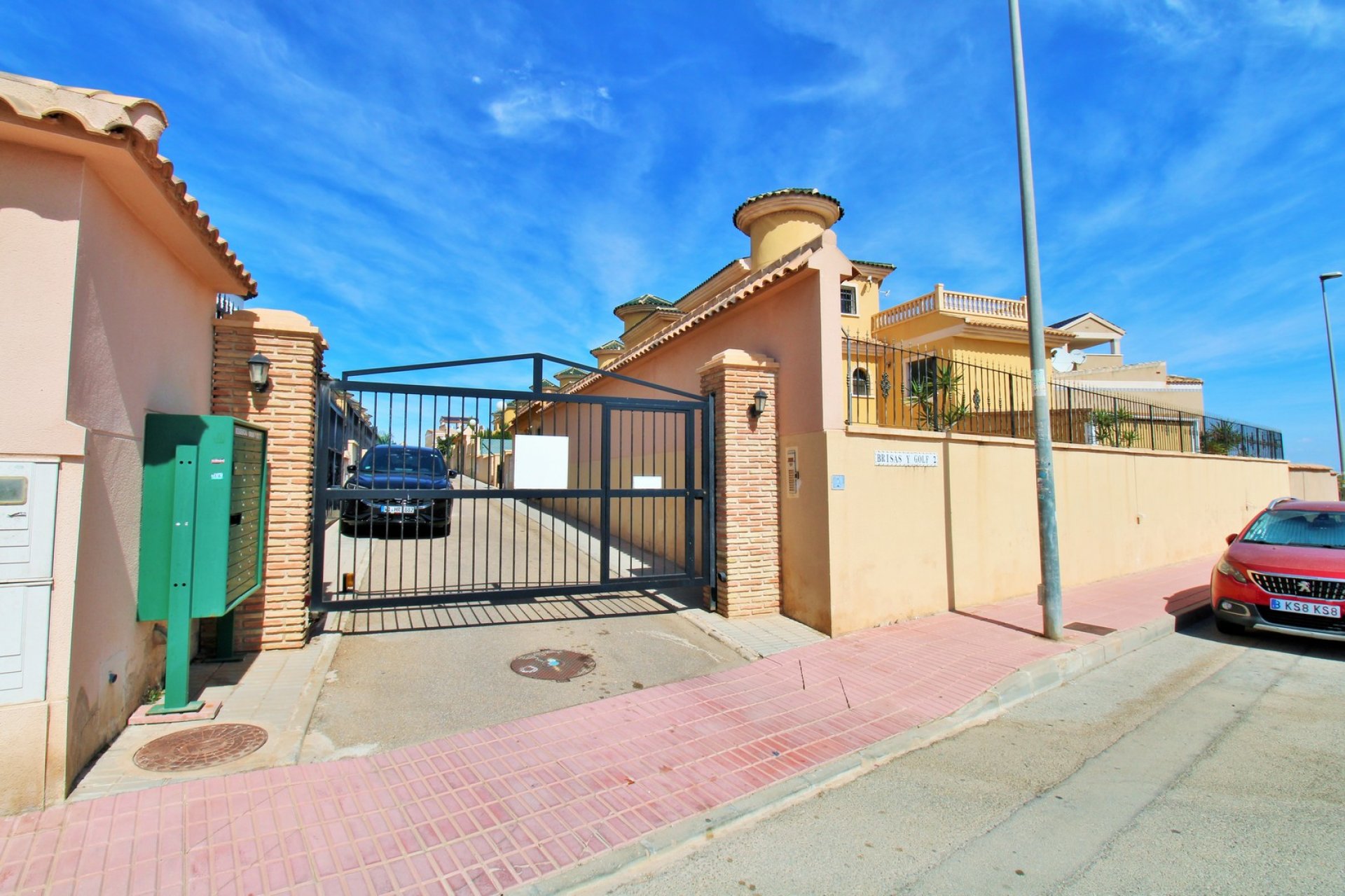 Återförsäljning - Detached Villa -
Villamartín - Villamartin