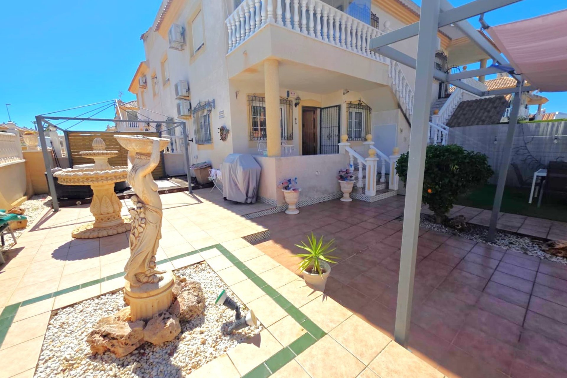 Återförsäljning - Lägenhet -
Orihuela Costa - Villamartín