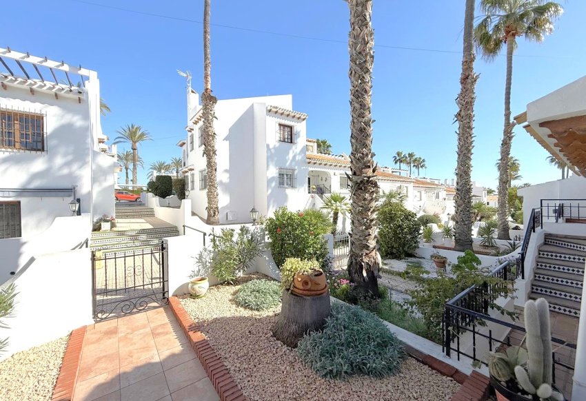 Återförsäljning - Radhus -
Orihuela Costa - Villamartín