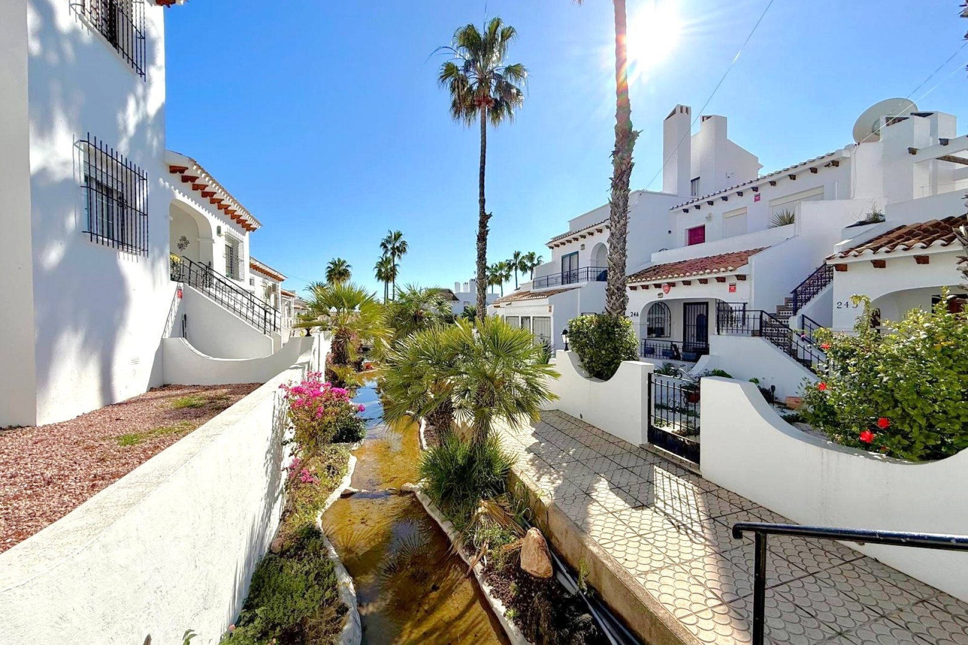 Återförsäljning - Radhus -
Orihuela Costa - Villamartín