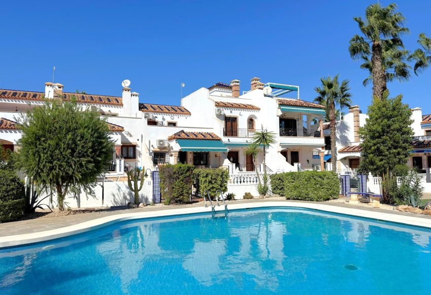 Återförsäljning - Radhus -
Orihuela Costa - Villamartín