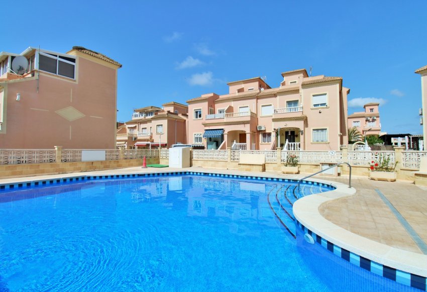 Återförsäljning - Radhus -
Playa Flamenca