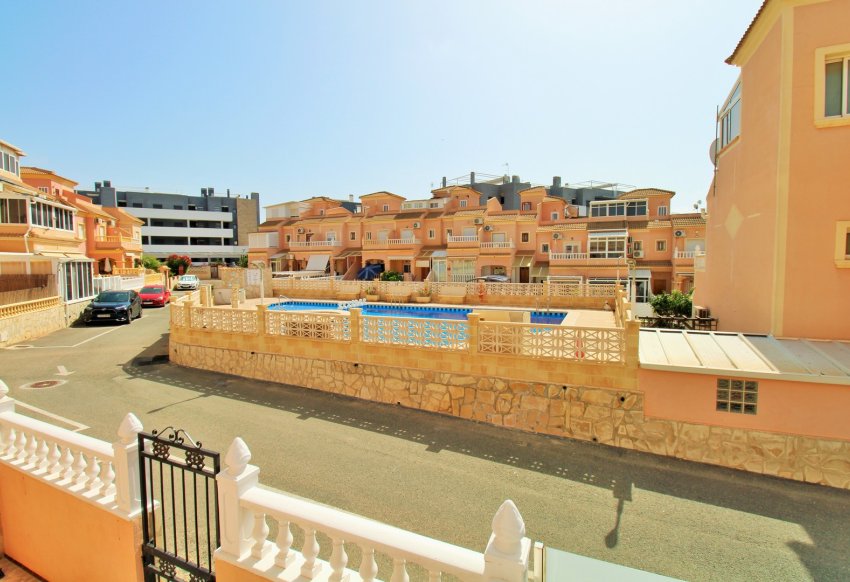 Återförsäljning - Radhus -
Playa Flamenca