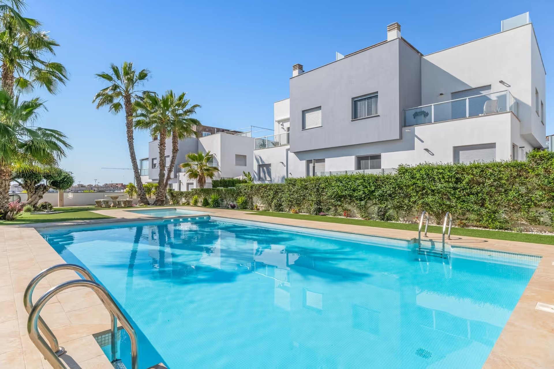 Återförsäljning - Semi Detached Villa -
Punta Prima - Marina Med