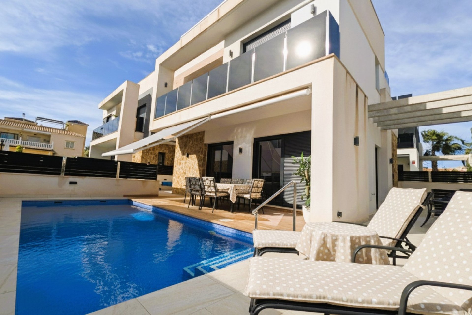 Återförsäljning - Villa -
Cabo Roig - Lomas de Cabo Roig