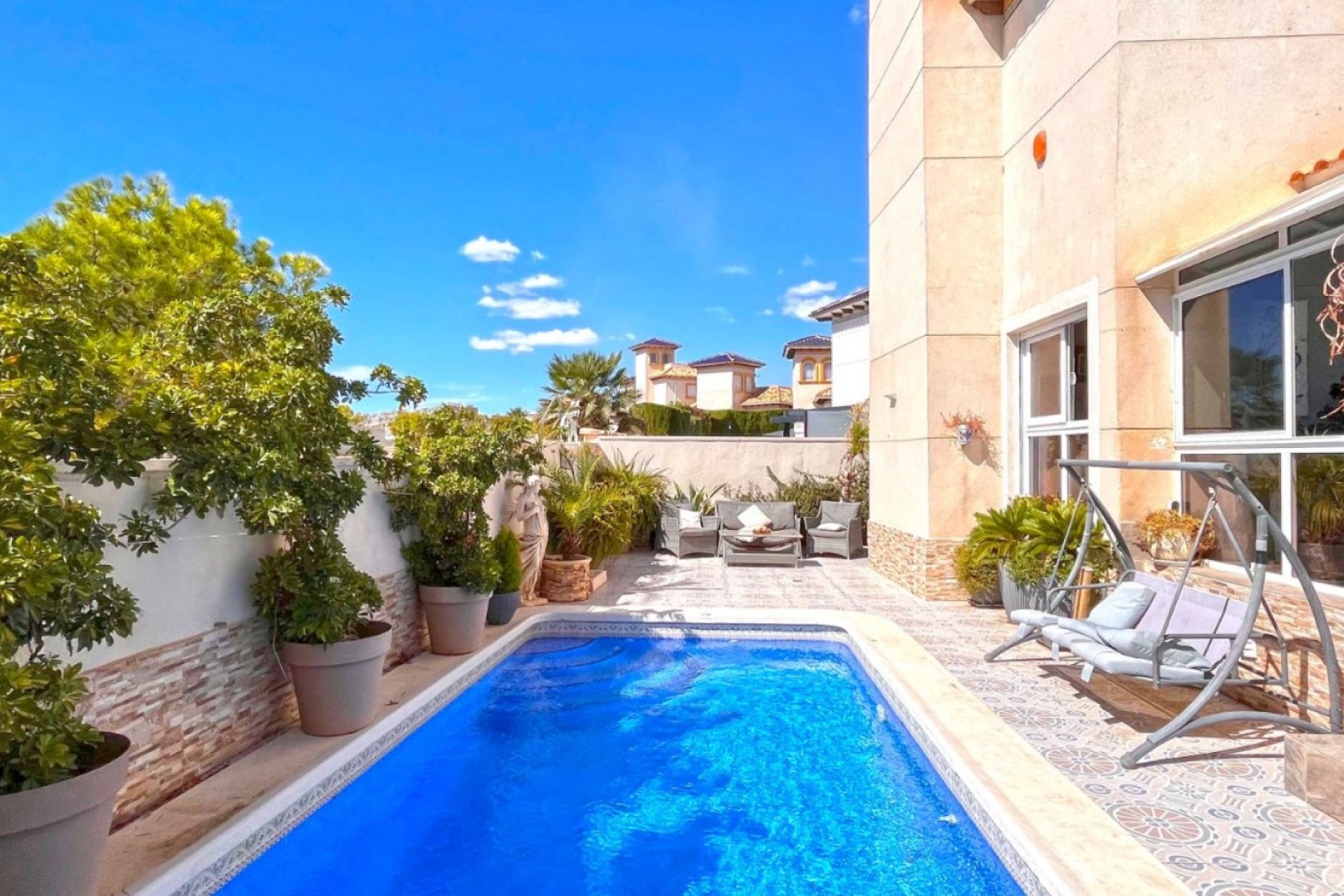 Återförsäljning - Villa -
La Zenia - Costa Blanca