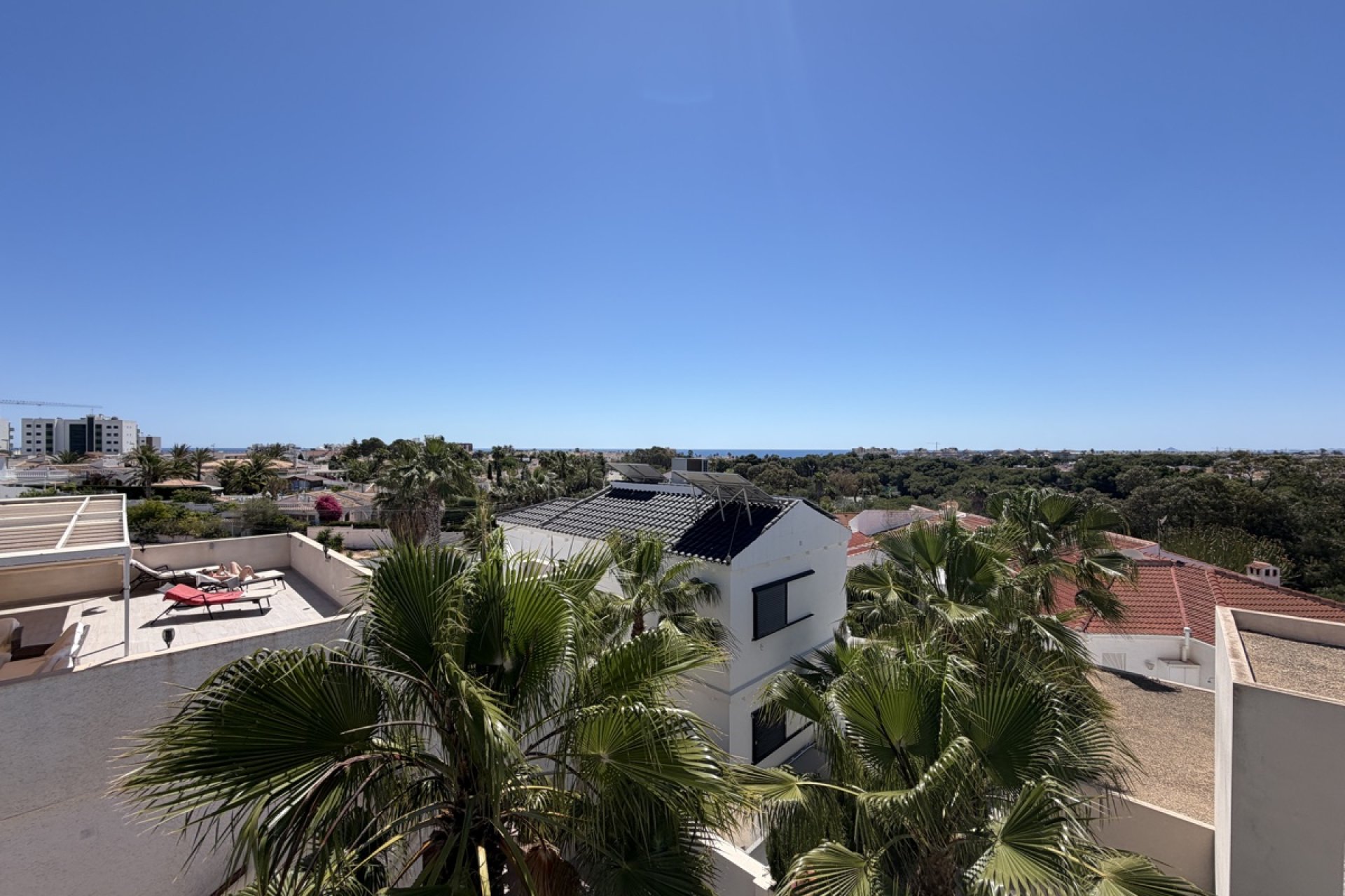 Återförsäljning - Villa -
Mil Palmeras