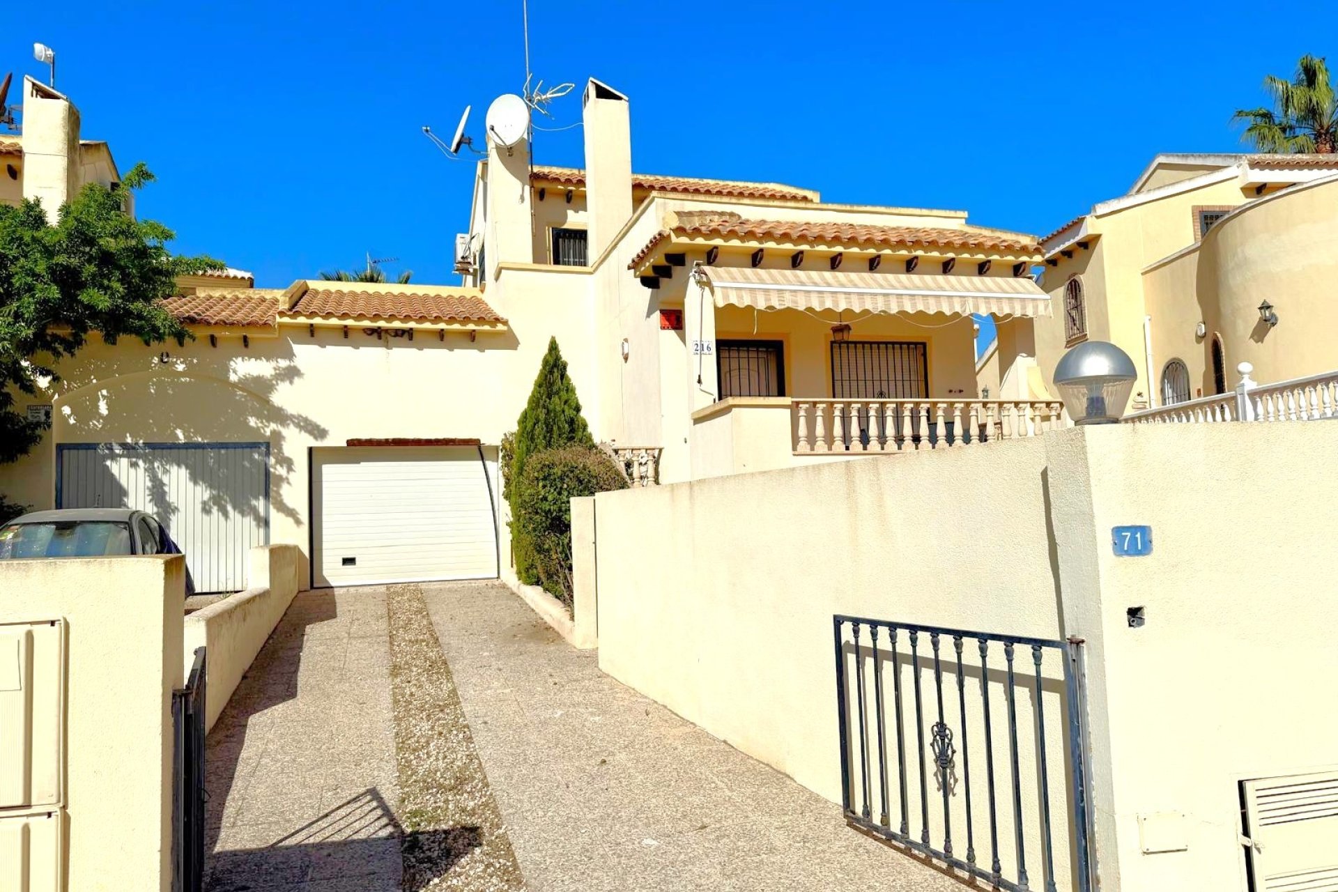 Återförsäljning - Villa -
Orihuela Costa - Las Ramblas
