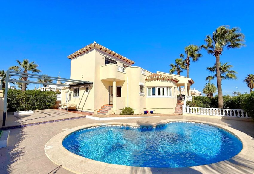 Återförsäljning - Villa -
Orihuela Costa - Los Dolses