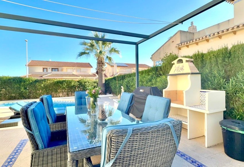 Återförsäljning - Villa -
Orihuela Costa - Los Dolses