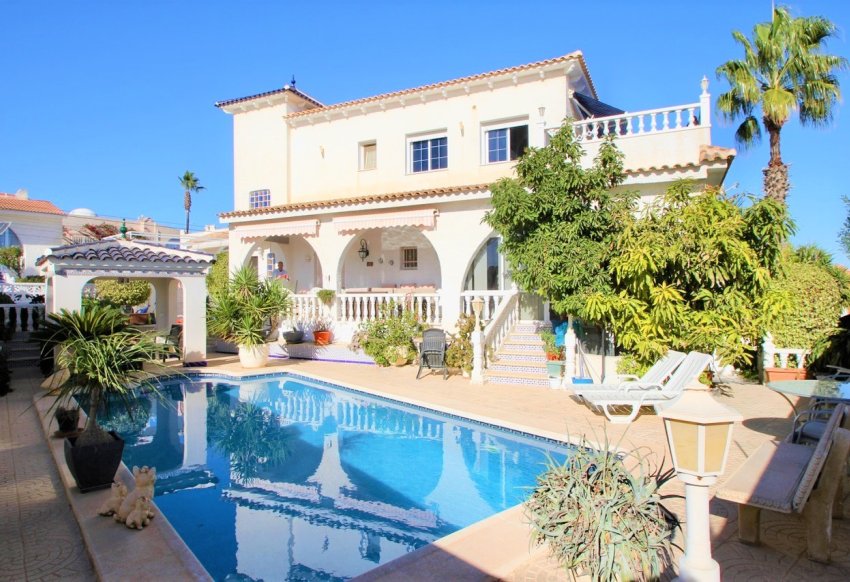 Återförsäljning - Villa -
Orihuela Costa - Villamartín