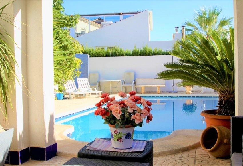 Återförsäljning - Villa -
Orihuela Costa - Villamartín