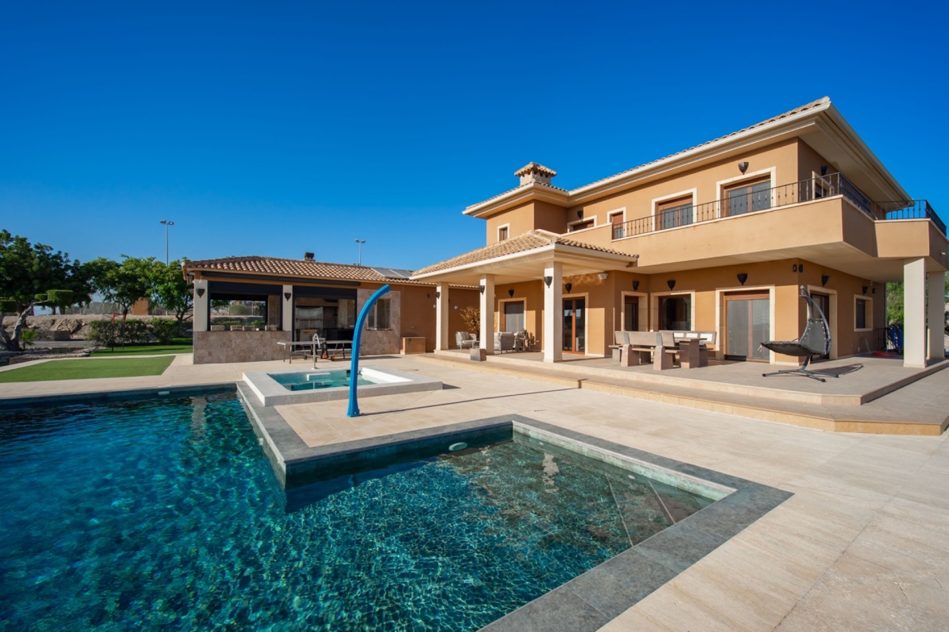 Återförsäljning - Villa -
Torremendo