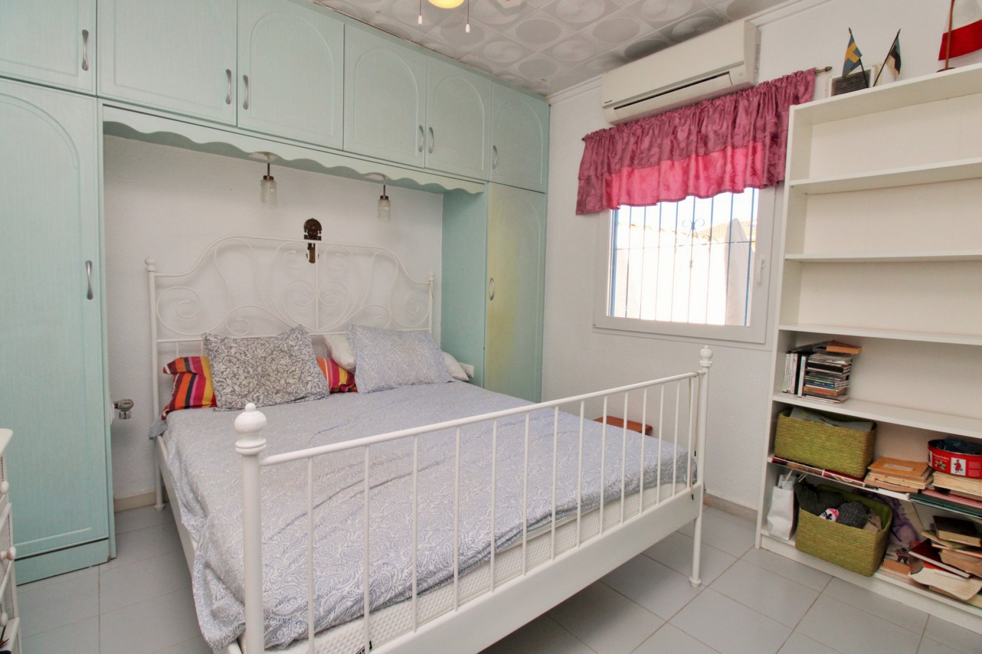 Återförsäljning - Villa -
Torrevieja - El Chaparral