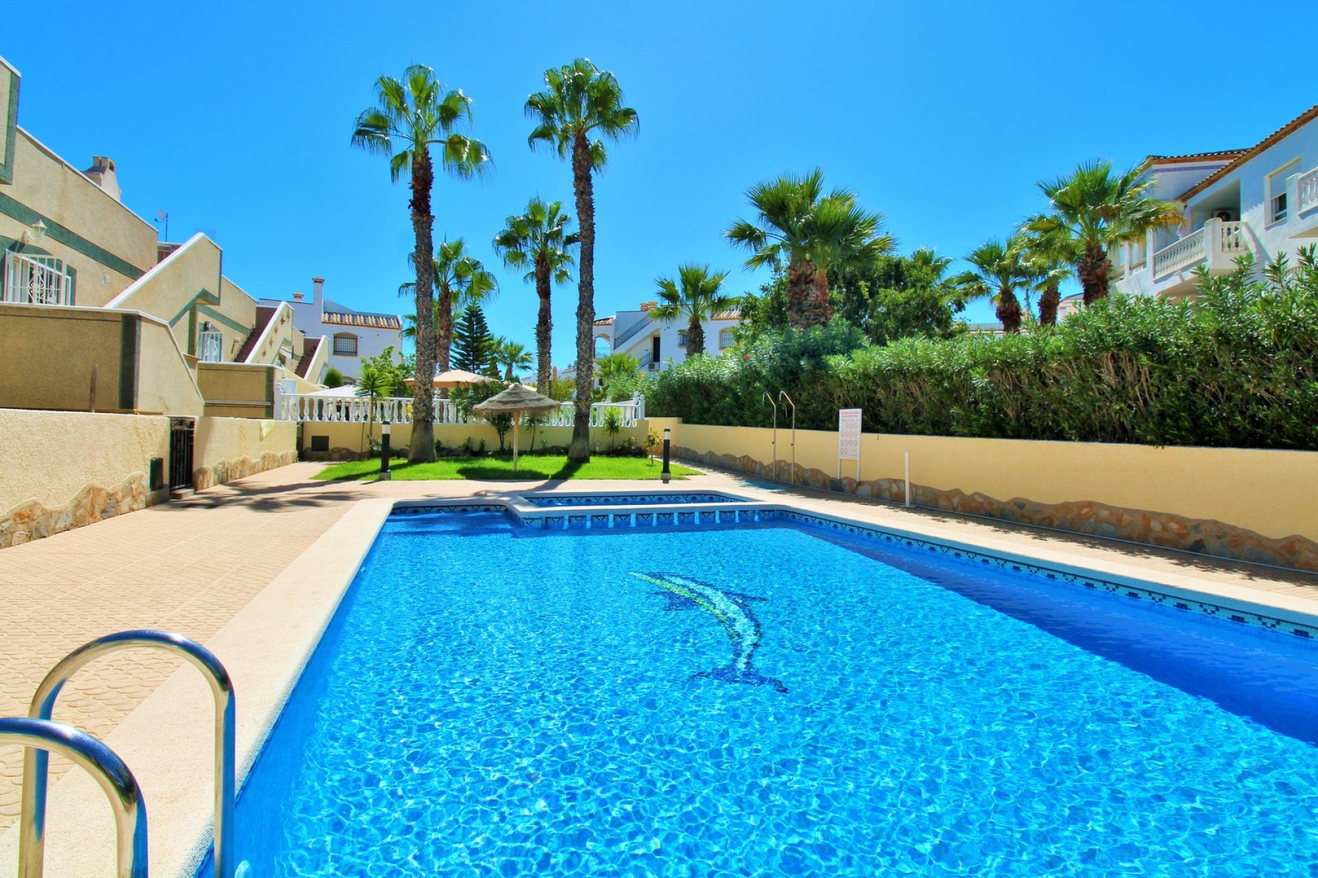 Återförsäljning - Villa -
Villamartín - Las Violetas