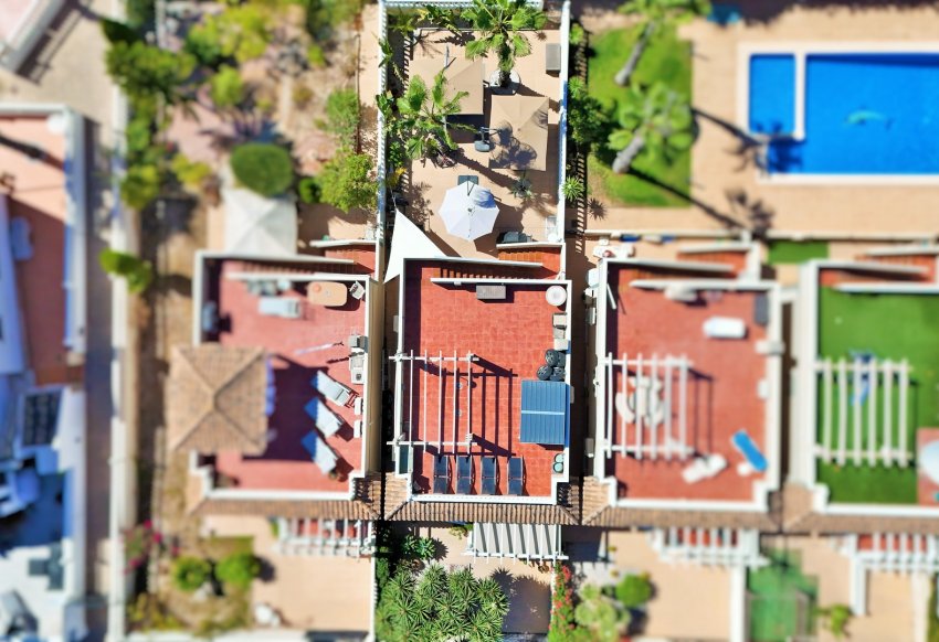 Återförsäljning - Villa -
Villamartín - Las Violetas