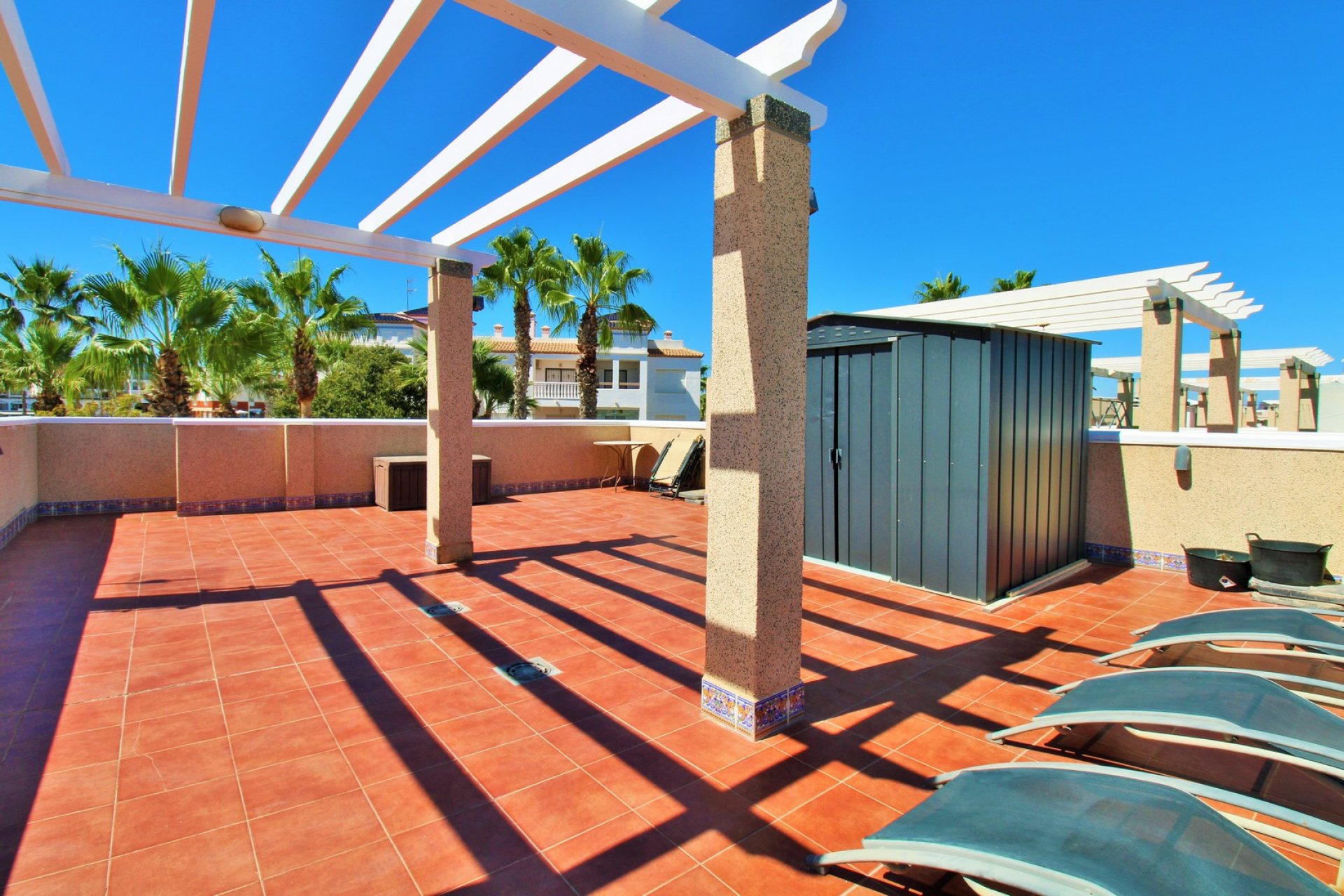 Återförsäljning - Villa -
Villamartín - Las Violetas
