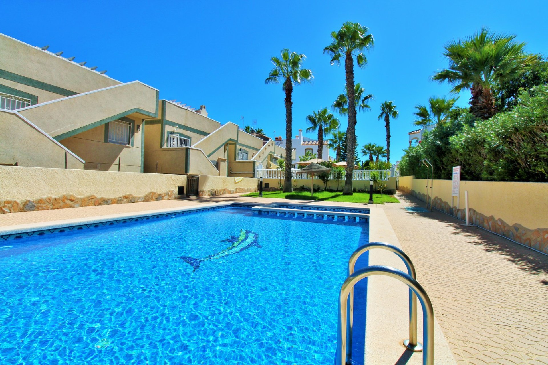 Återförsäljning - Villa -
Villamartín - Las Violetas