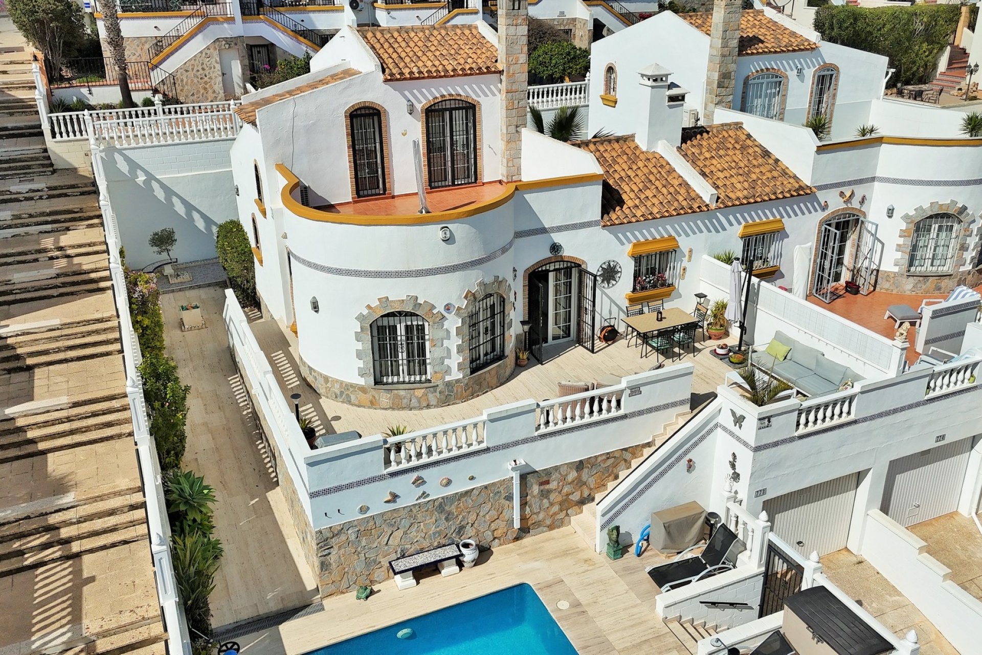 Återförsäljning - Villa -
Villamartín - Los Dolses