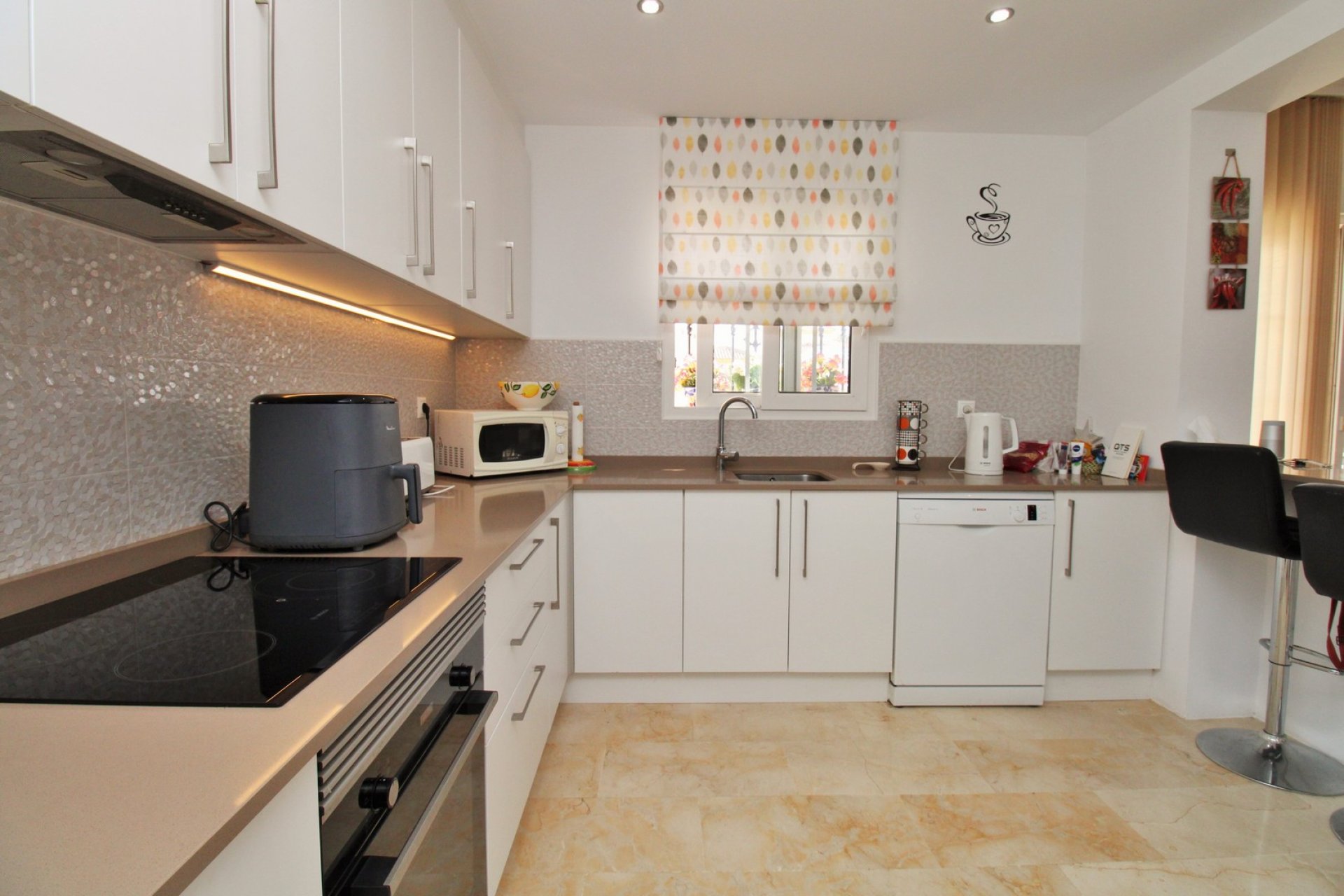 Återförsäljning - Villa -
Villamartín - Los Dolses