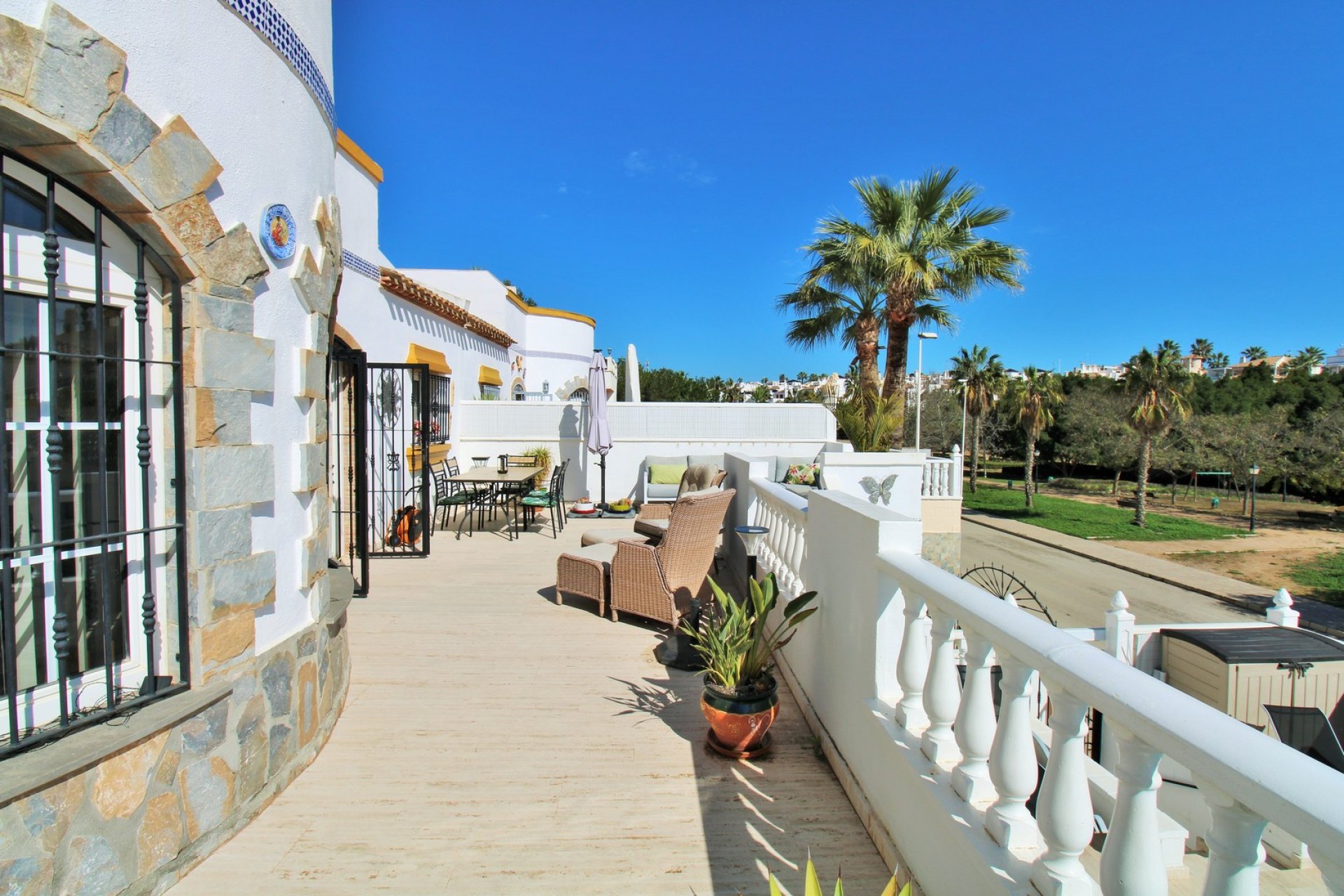 Återförsäljning - Villa -
Villamartín - Los Dolses