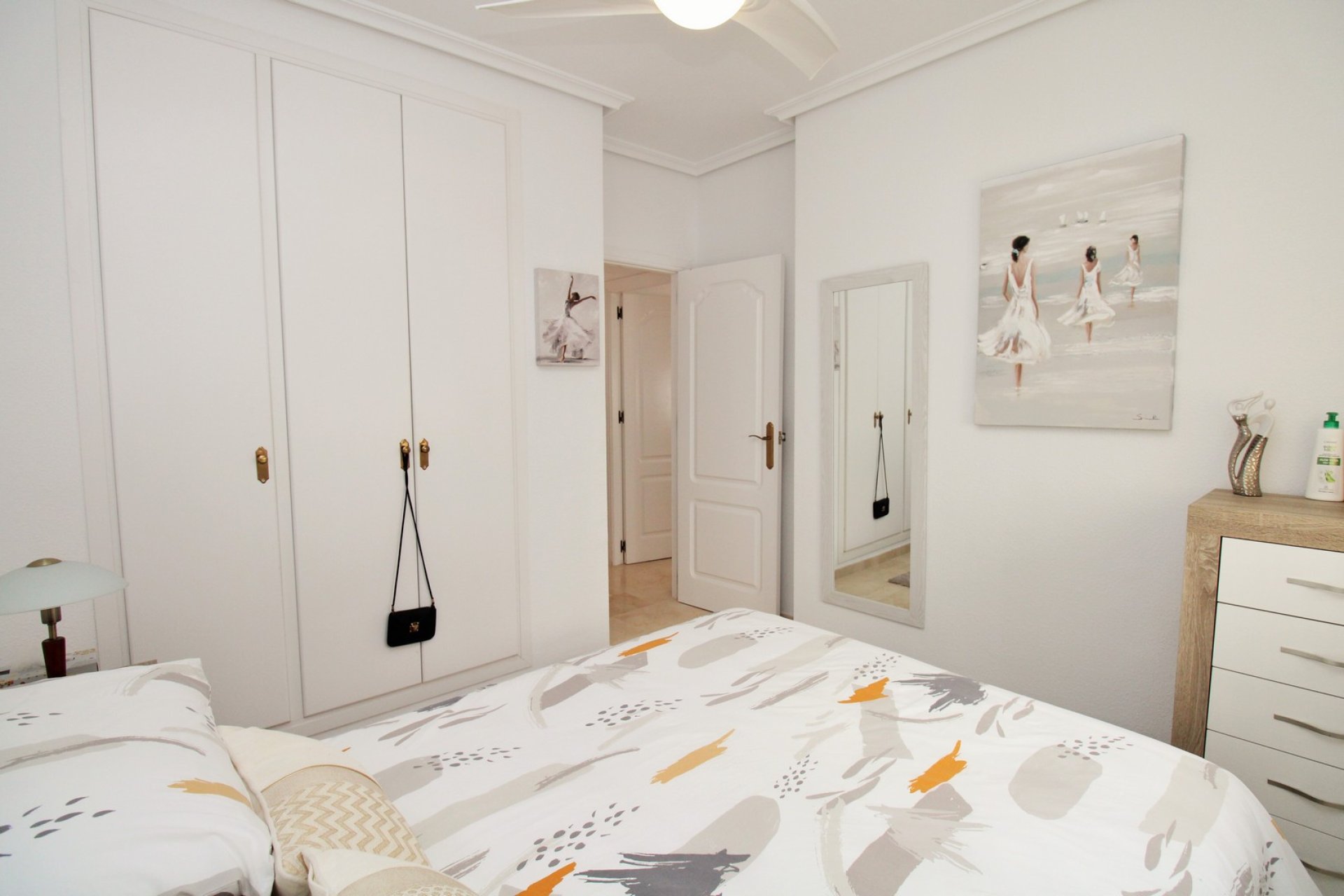 Återförsäljning - Villa -
Villamartín - Los Dolses