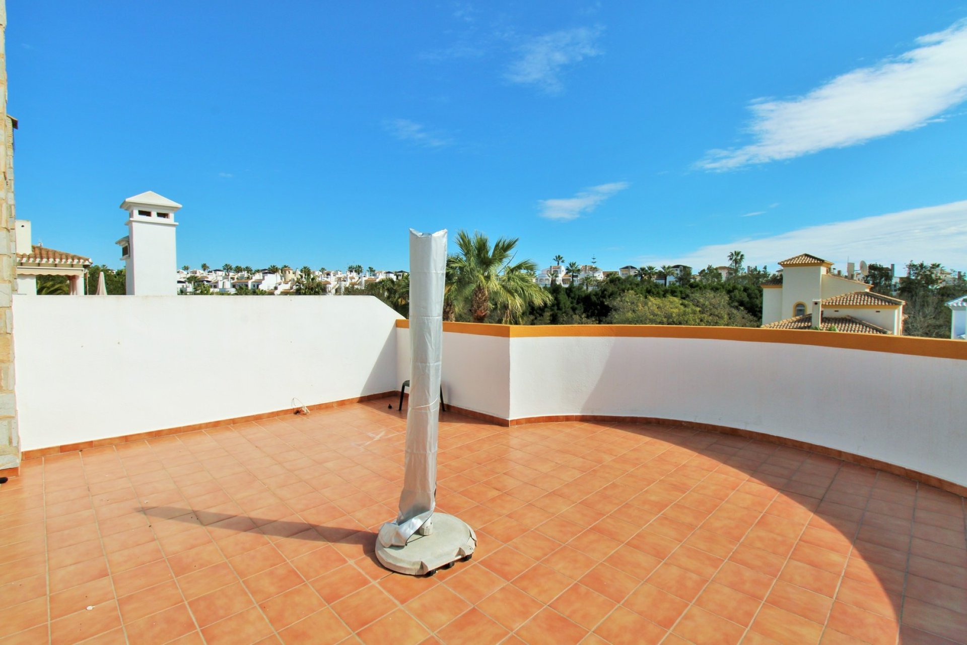 Återförsäljning - Villa -
Villamartín - Los Dolses