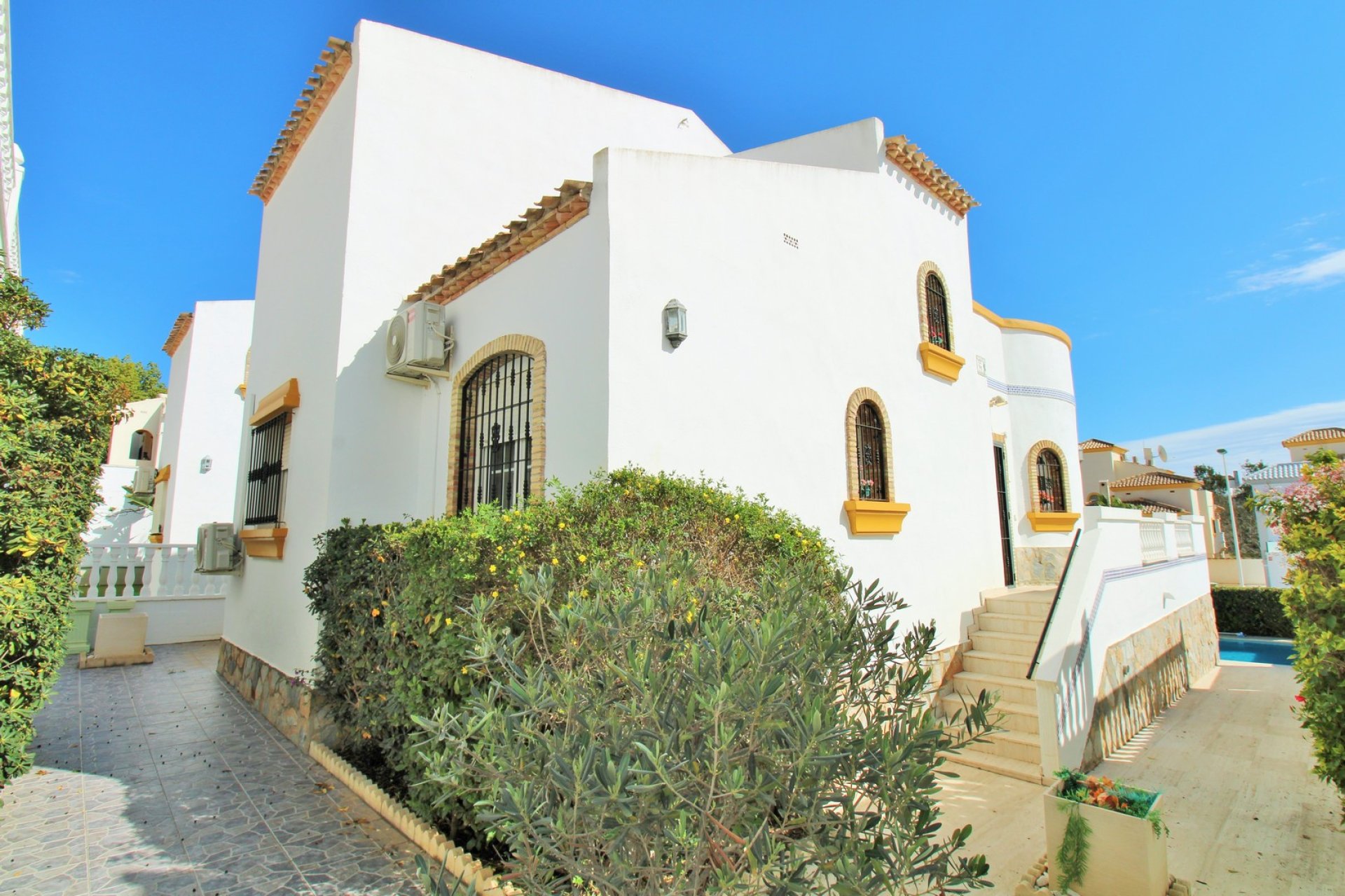 Återförsäljning - Villa -
Villamartín - Los Dolses