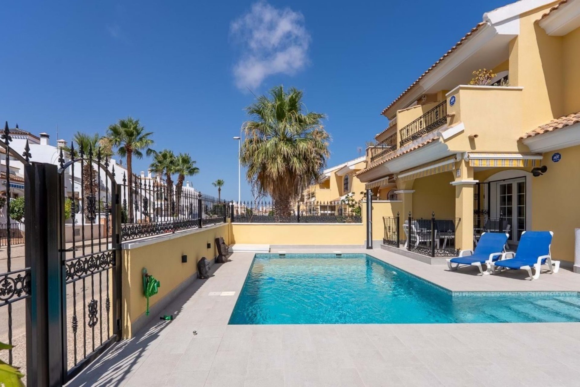 Återförsäljning - Villa -
Villamartín - Los Dolses