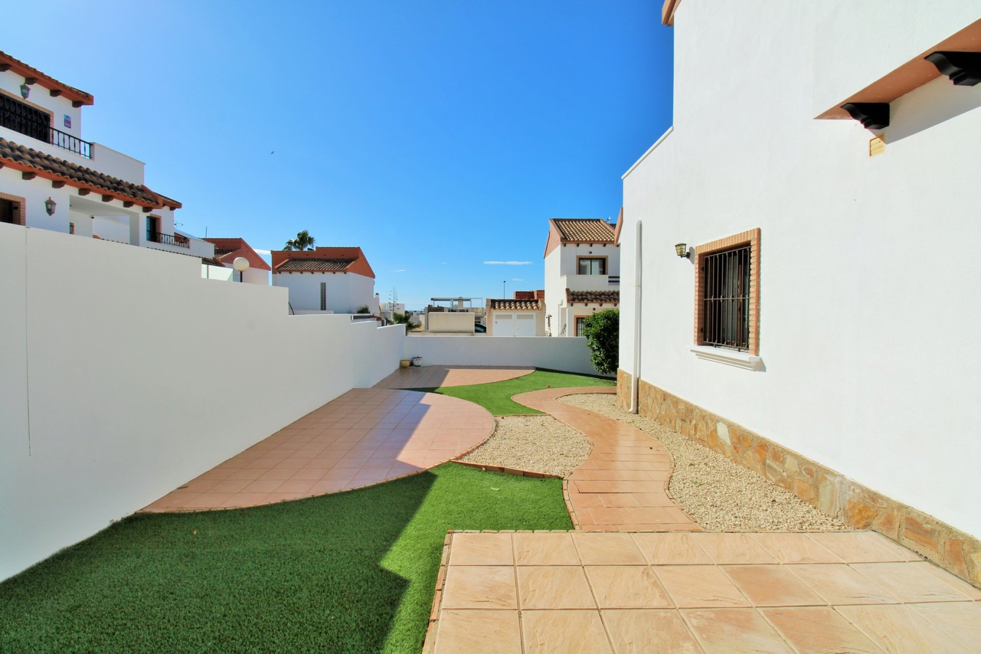 Återförsäljning - Villa -
Villamartín - PAU 8