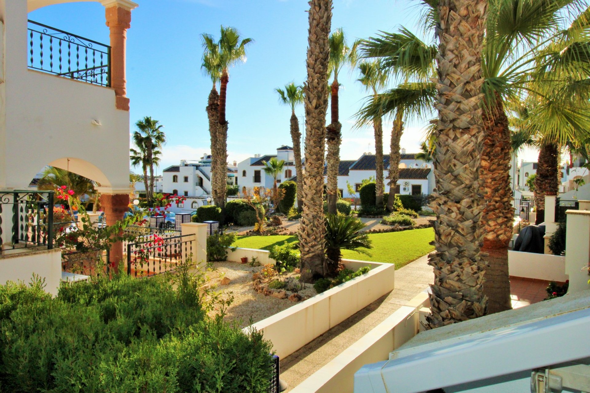 Återförsäljning - Villa -
Villamartín - PAU 8