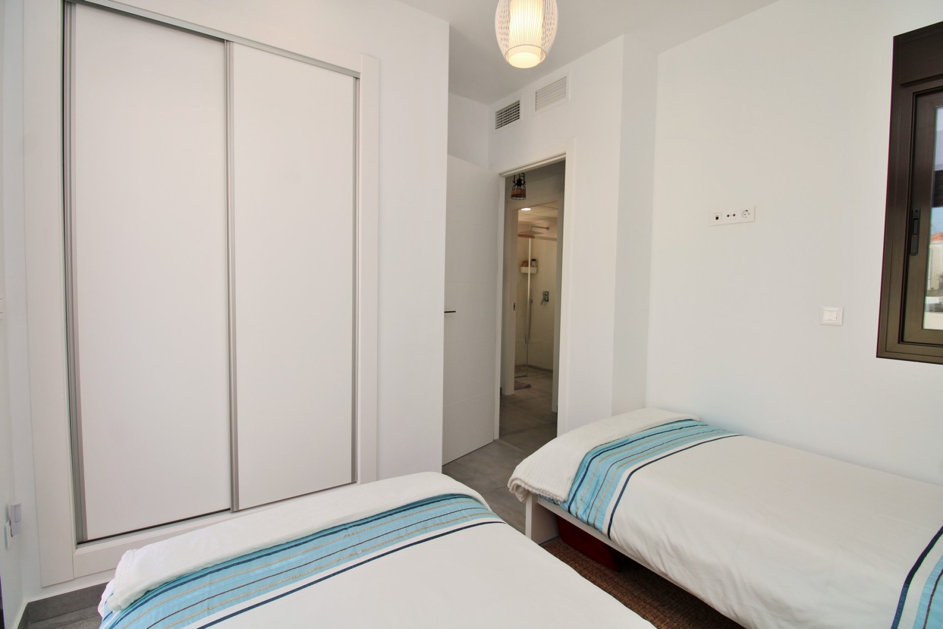 Återförsäljning - Villa -
Villamartín - PAU 8