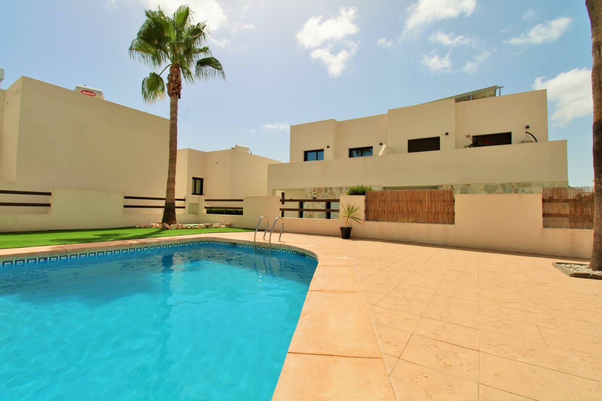 Återförsäljning - Villa -
Villamartín - PAU 8