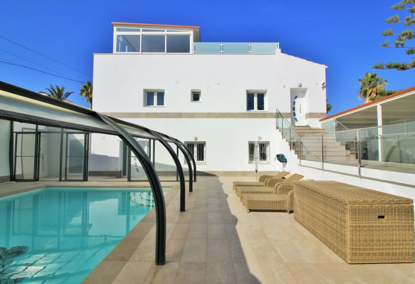 Återförsäljning - Villa -
Villamartín - Villamartin