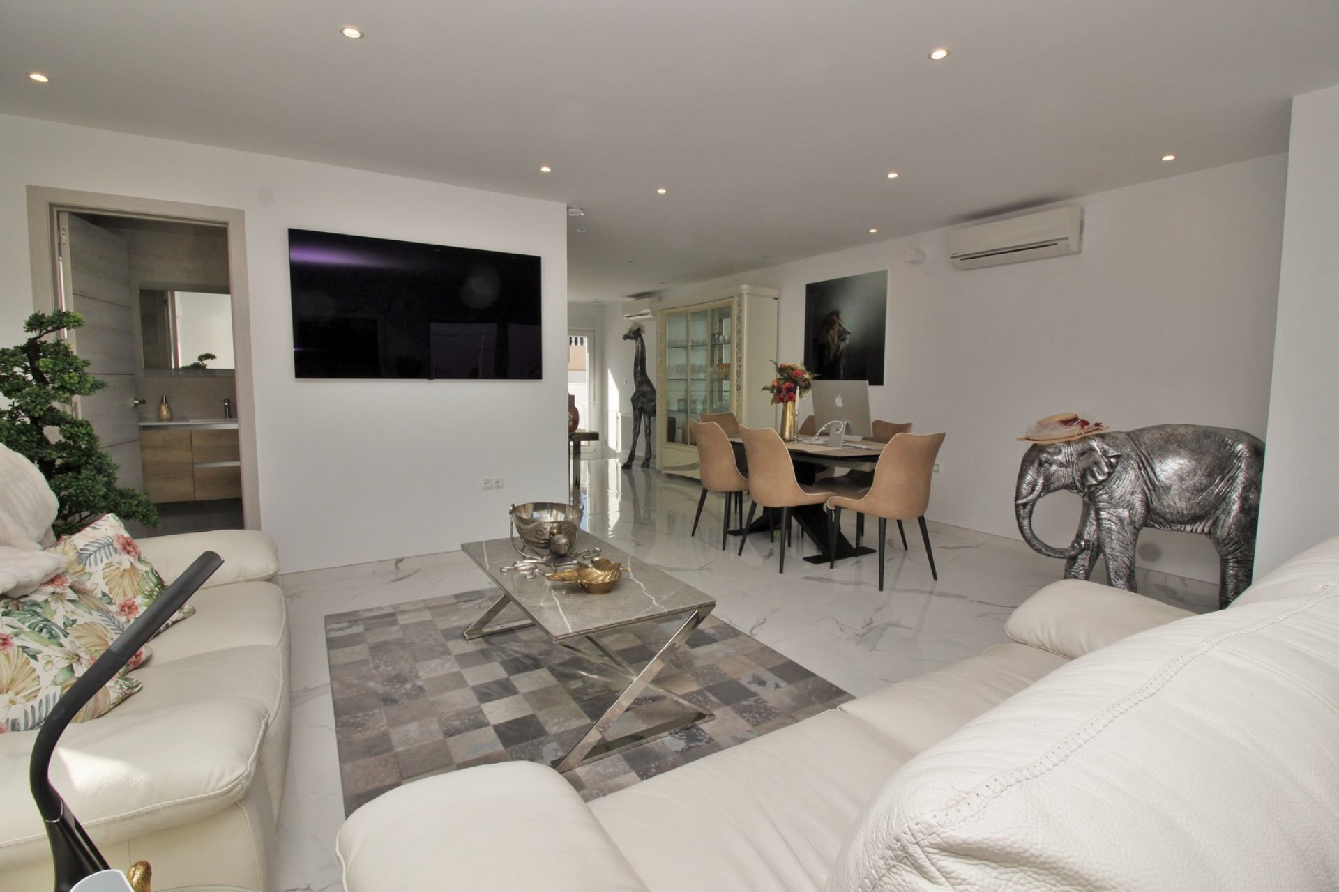 Återförsäljning - Villa -
Villamartín - Villamartin