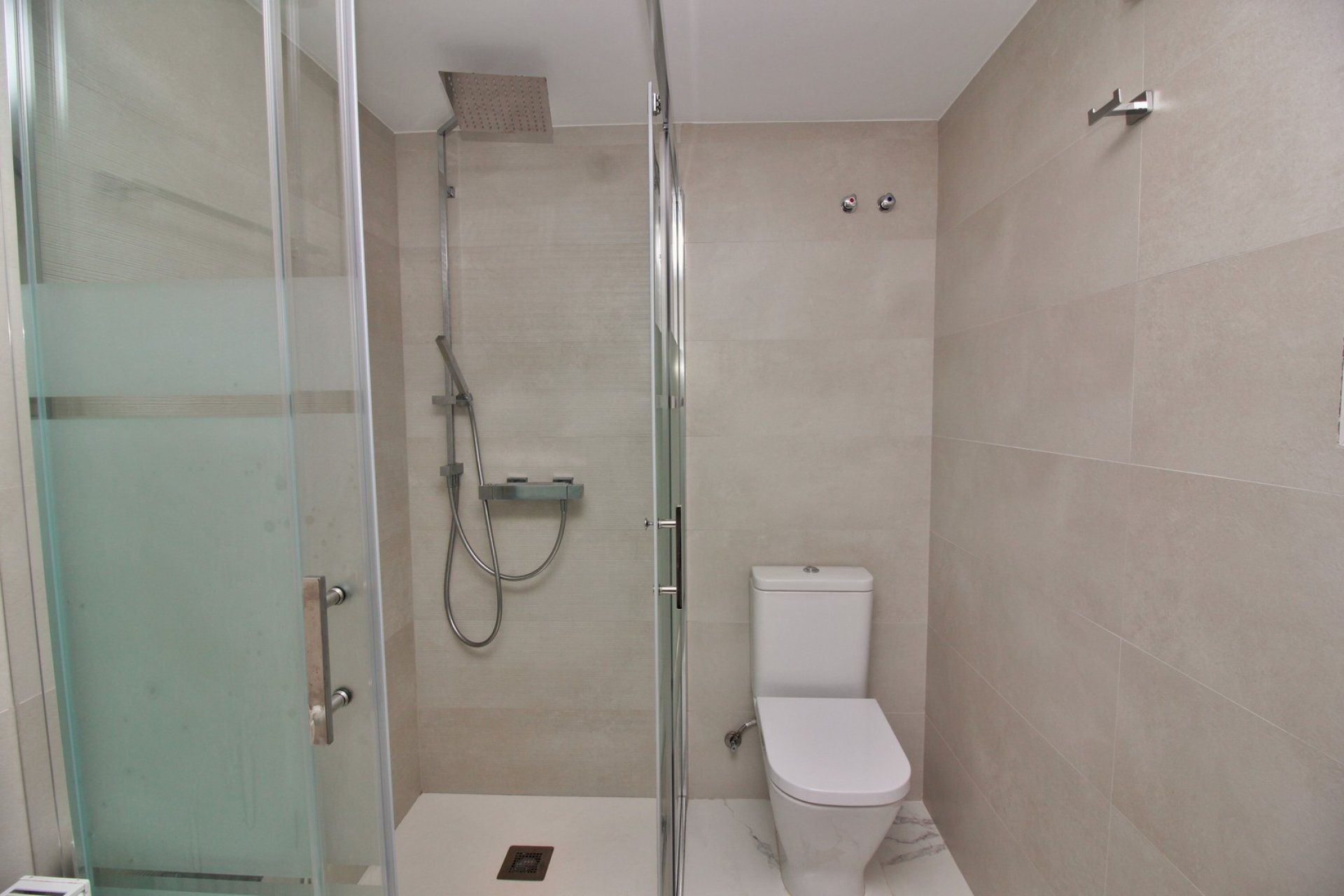 Återförsäljning - Villa -
Villamartín - Villamartin